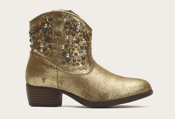 Studded Frye Boots | The coolest tween and teen gifts