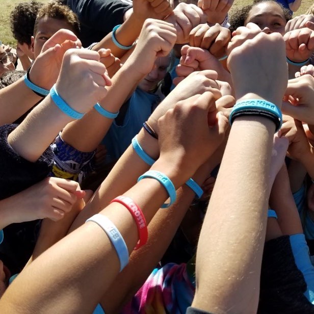 Choose Kind wristbands to support the Childrens Craniofacial Assn. Photo: Durant Intermediate School