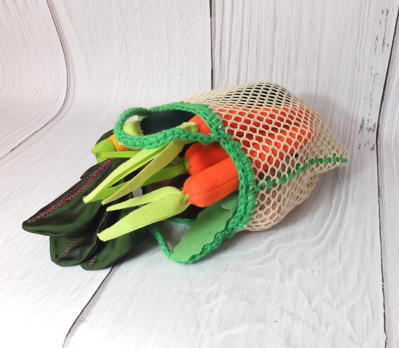 Cutest handmade play food makers on Etsy: Veggie Tote Set by Florfanka