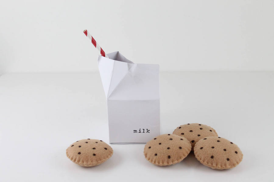 Cutest handmade play food makers on Etsy: Felt Cookies and Milk Set by The Homespun Market