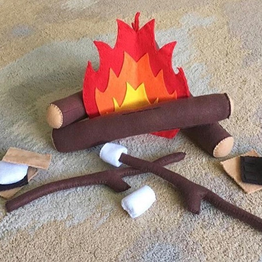 Felt play food: Campfire and s'mores from HeartFelt Market Co