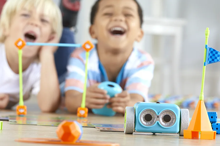 Botley coding robot toy is screen-free, one of the big trends in toys for 2018 | Cool Mom Tech (sponsor)