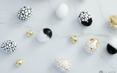 8 simply gorgeous, no-dye ways to decorate your Easter eggs this year.