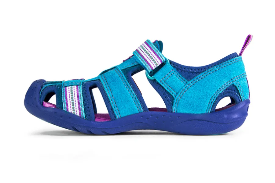Looking for kids’ Crocs alternatives? We’ve found 6 sturdy sandals that are ready for adventure.