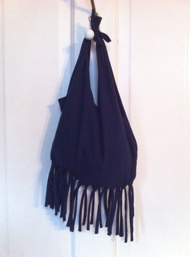 Summer DIY crafts for teens: No-Sew Fringe T-Shirt Tote from Tealou and Sweetpea