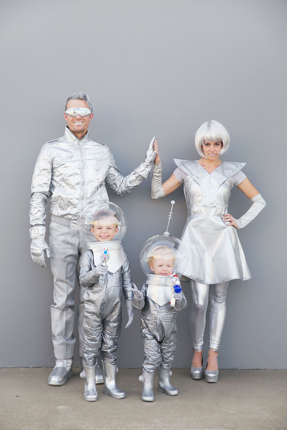 Family Halloween costume idea: DIY space family group Halloween costume at Tell Love and Party