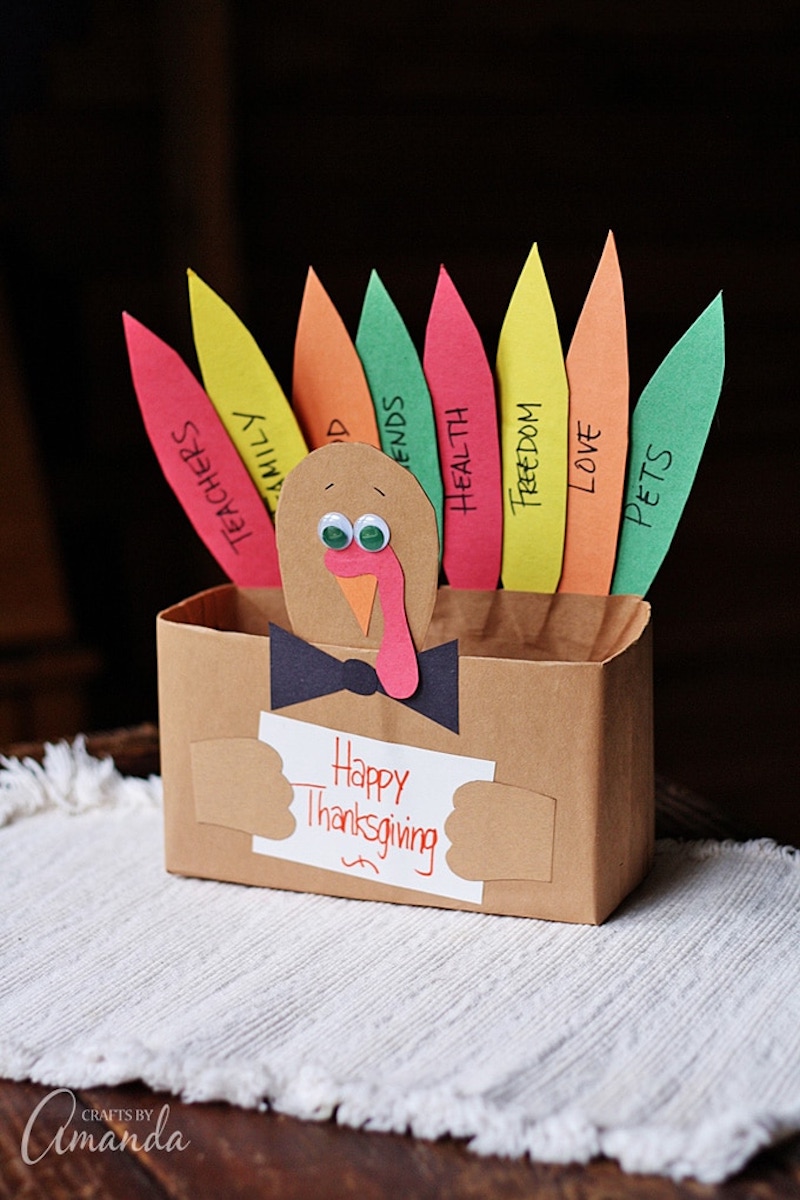 Kids Thanksgiving crafts that make cool centerpieces: Thankful turkey at Crafts by Amanda