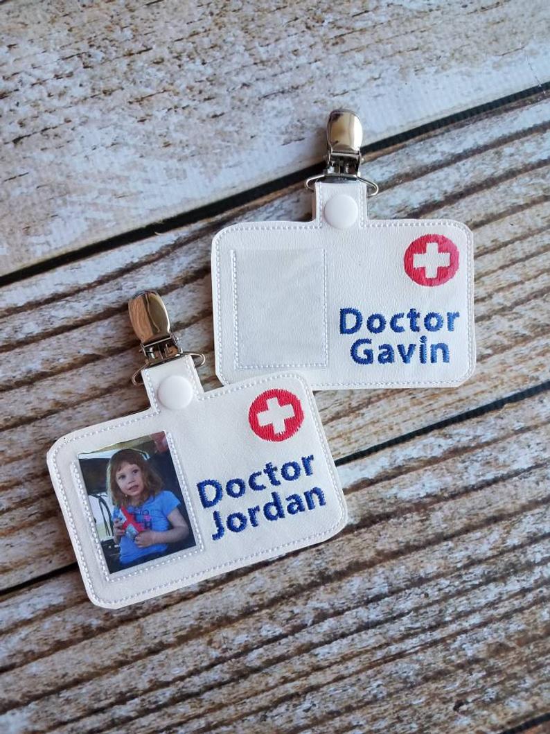 10 best holiday gifts for little kids 3-7 : Personalized play doctor name tag | Small Business Holiday Gift Guide 2020