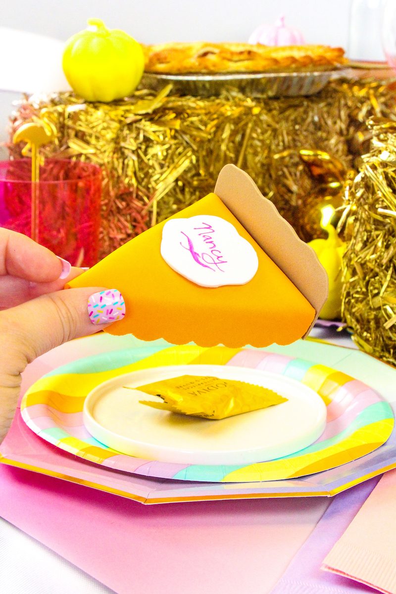 Kids Thanksgiving crafts that make cool centerpieces: Pie Slice place cards at Brite and Bubbly