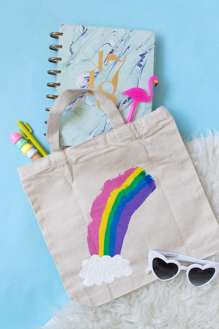 Rainbow crafts for St. Patrick's Day: DIY rainbow paint tote bag | Club Crafted