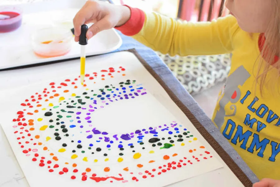 8 of the cutest St. Patricks Day rainbow crafts for preschoolers and little kids. Pot of gold not included.