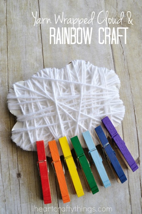 Rainbow crafts for St. Patrick's Day: yarn wrapped cloud and rainbow craft | I Heart Crafty Things