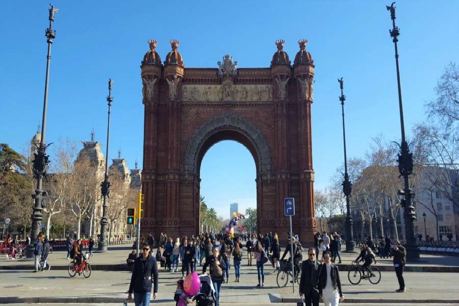 Barcelona with teens: 6 tips to make your family vacation worth the investment