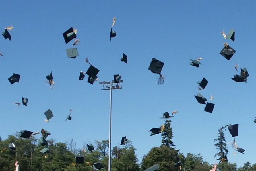 17 of the best high school graduation gift ideas that they'll actually want | coolmompicks.com