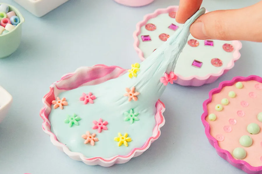 Slime pies: The next craft for your slime-obsessed kid.