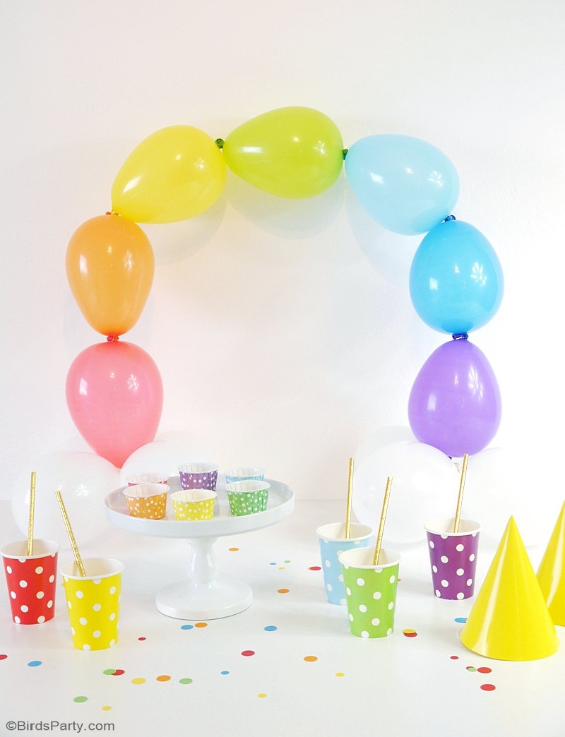 DIY balloon arches: Easy DIY balloon arch at Birds Party