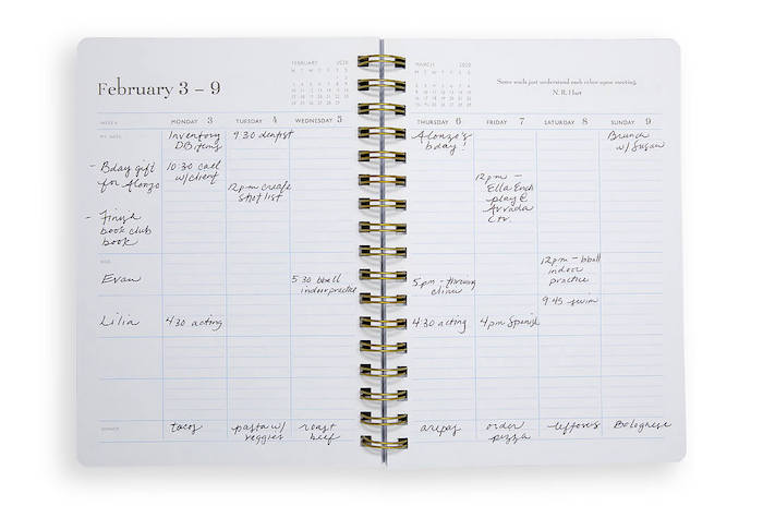 Best planners for moms: momAgenda is the best simple planner