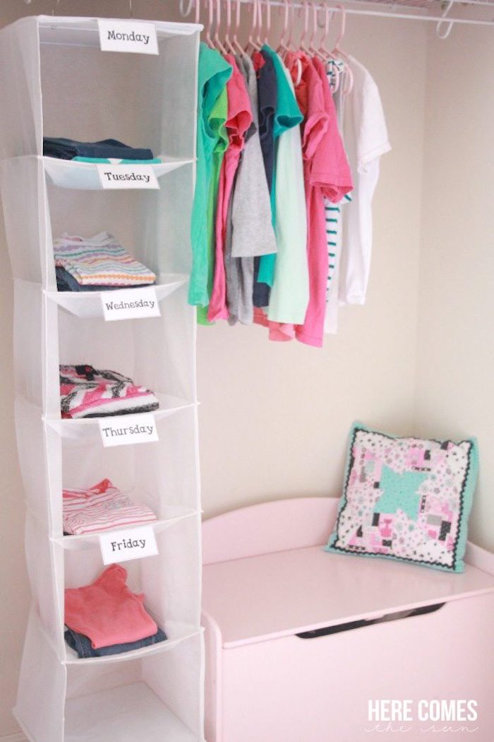 Back to school organizational lifesavers: Use a sweater rack to organize outfits for the week at Kelly Leigh Creates