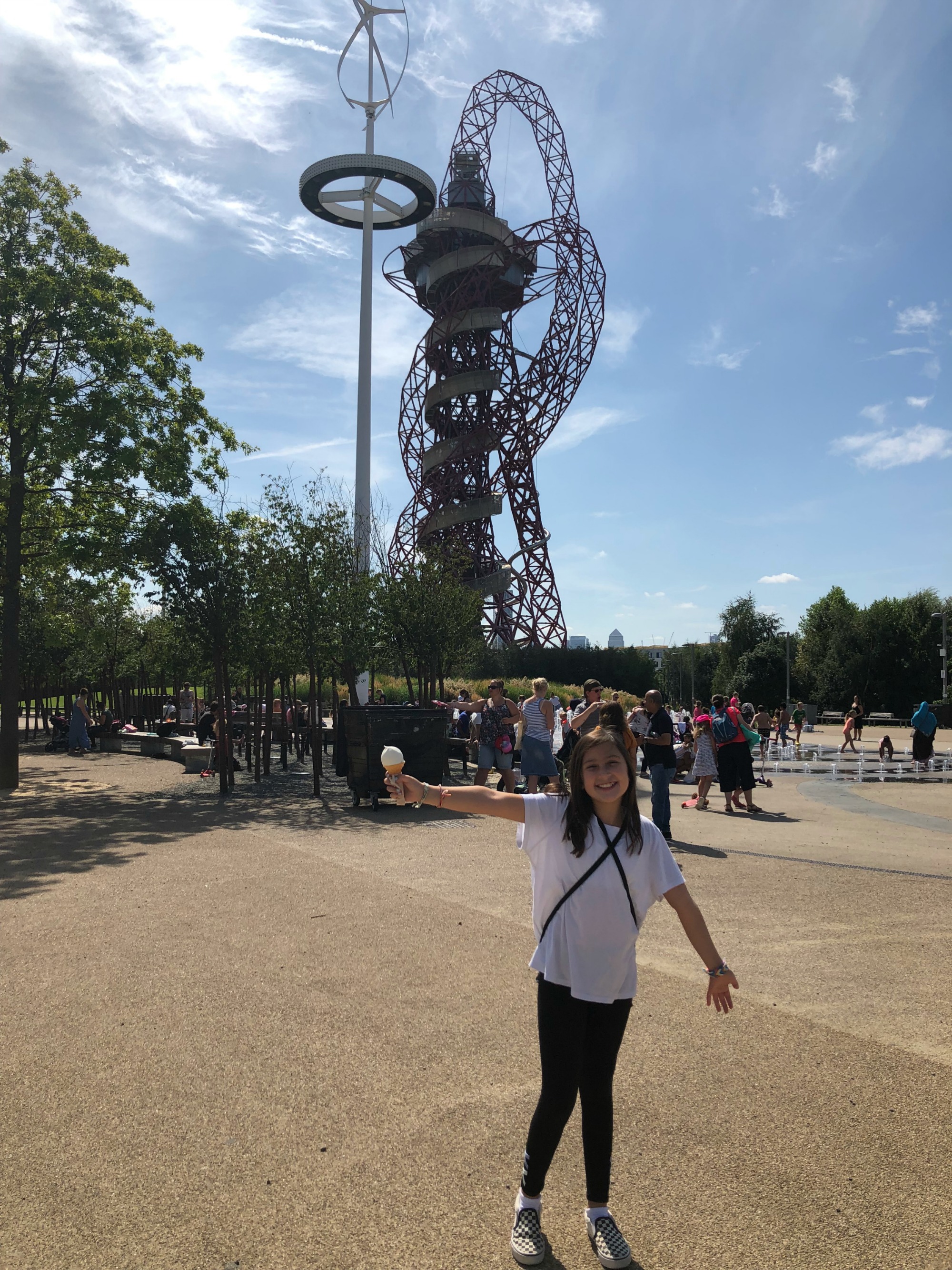 What to do with teens in London: The arcelormittalorbit slide