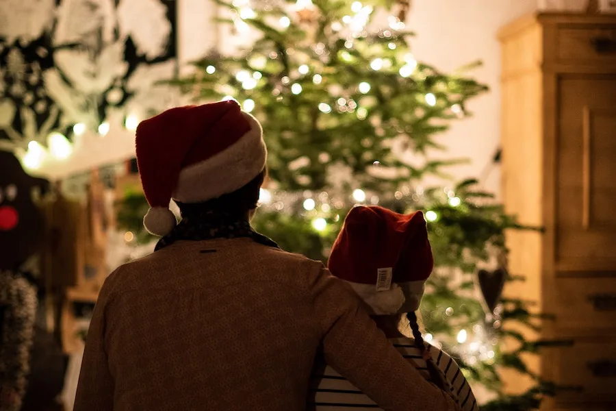 8 thoughtful tips if you’re hosting kids with special needs for the holidays