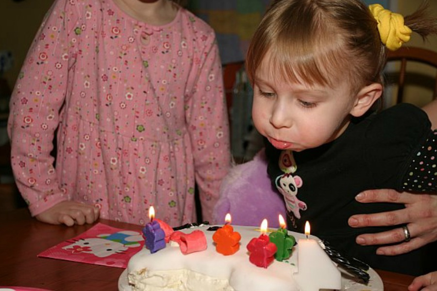 5 clever and safer ways to blow out birthday candles during Covid-19