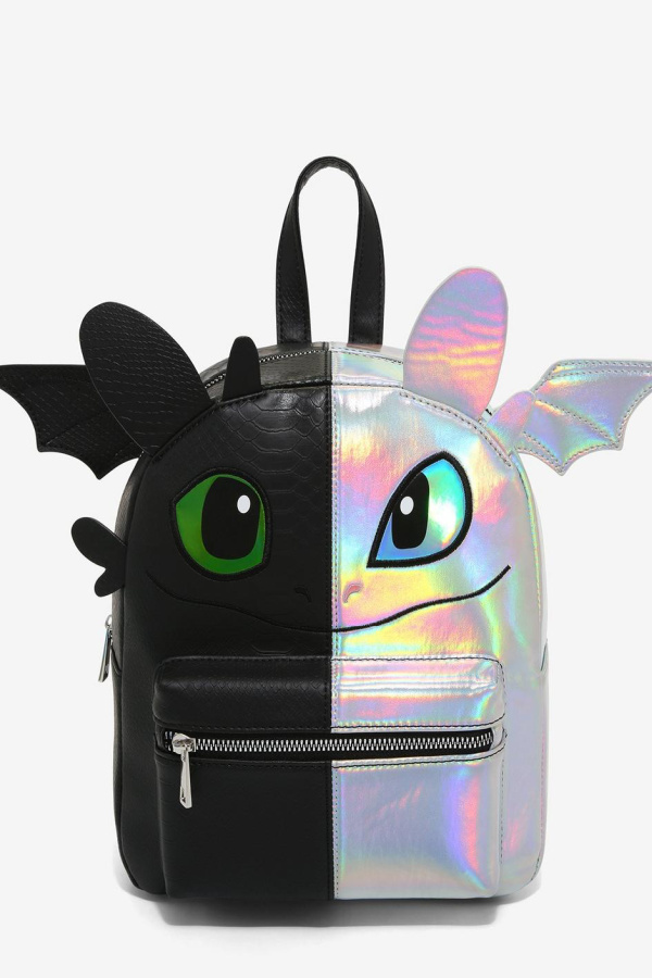 Cool backpacks for preschool and kindergarten: How to Train Your dragon backpack is the coolest we've seen!