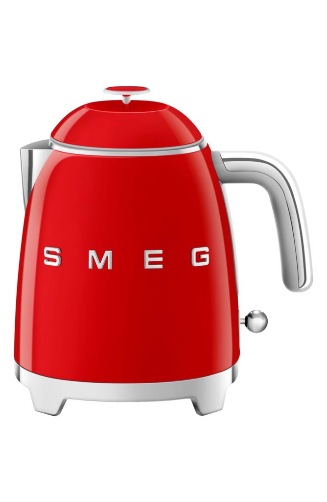 SMEG Mini electric tea kettle on sale early for Black Friday in 5 gorgeous colors