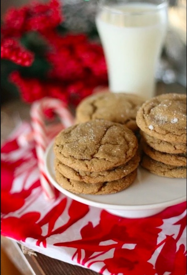 Tons of amazing last-minute gift ideas: One of our readers won an award for this ginger cookie recipe, which we shared on our virtual cookie exchange from Lauren's Lastest