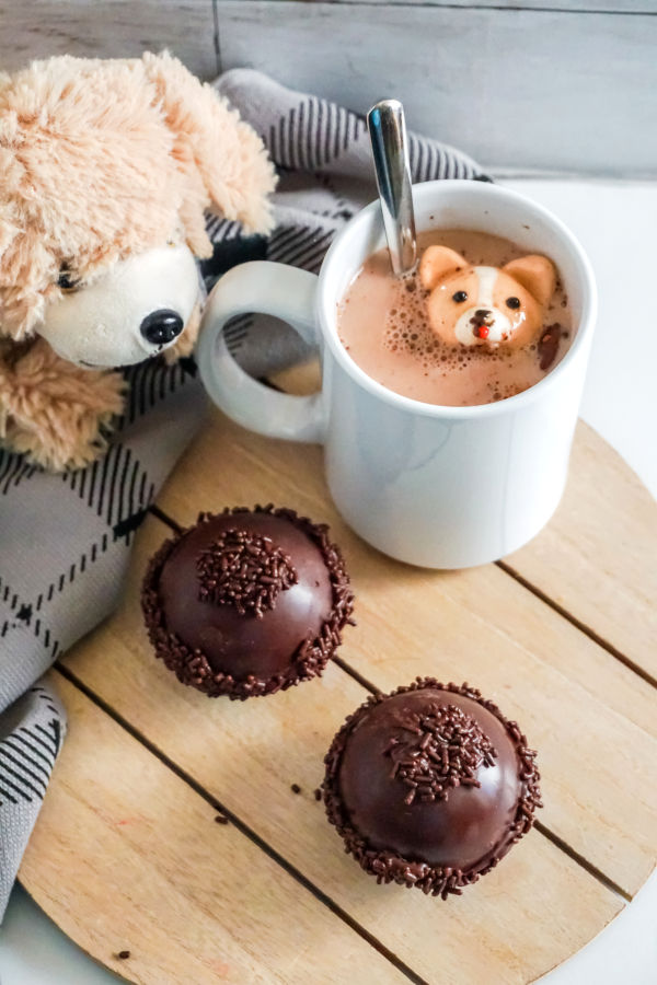 Tons of amazing last-minute gift ideas: Corgi marshmallow hot cocoa bombs from Uproot Kitchen
