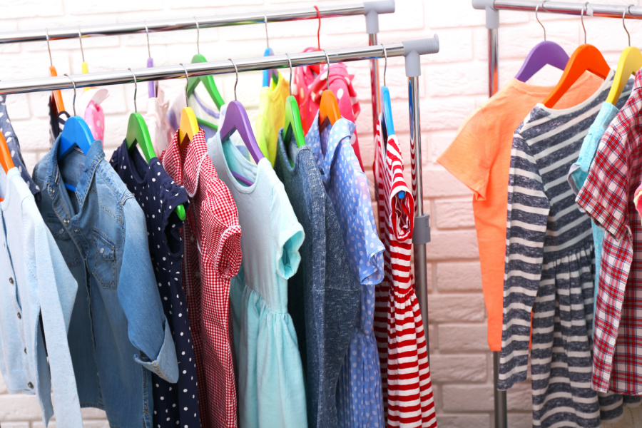 A comparison of the best kids consignment shops online: Where to buy, and where to sell.
