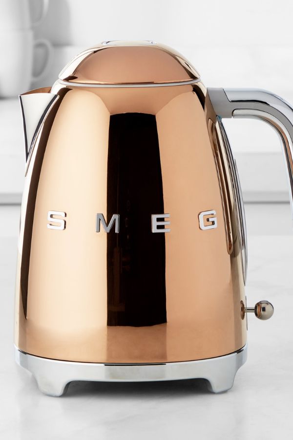 Looking for a thougtful mother-in-law gift? This limited-edition SMEG electric kettle is gorgeous.