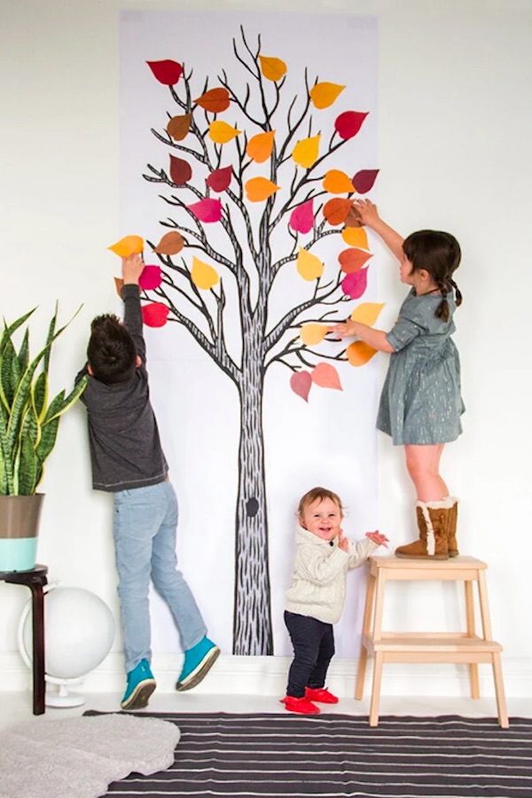Printable thankfulness tree from Caravan Shoppe makes a great Thanksgiving craft for kids