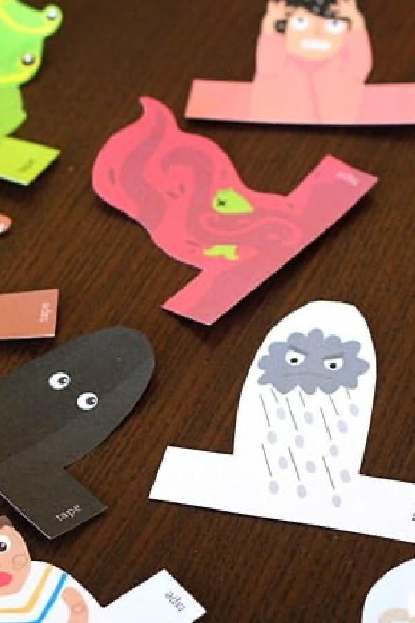 Free passover plague finger puppets at Tori Avey, designed by Secret Agent Josephine