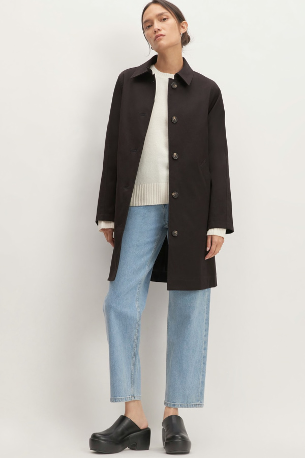 Everlane Mac Coat is a blazer style trench, no belt, at a gorgeous length just above the knee