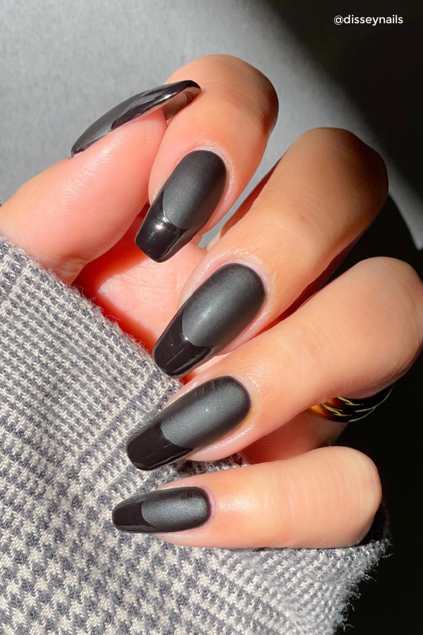 Fall nail trends for 2023: Goth core using matte black | Disseynails on Instagram