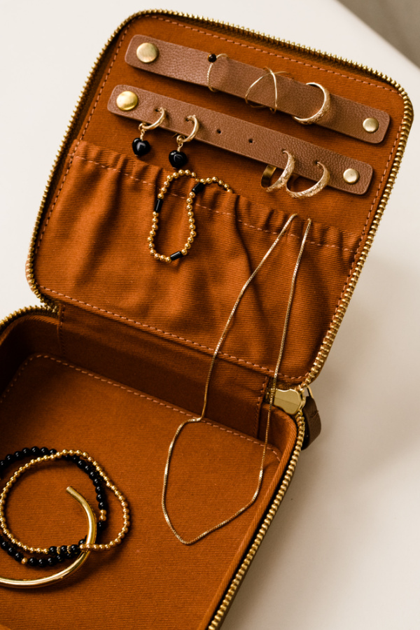 Leather zip-up travel jewelry case from Able is so thoughtfully designed