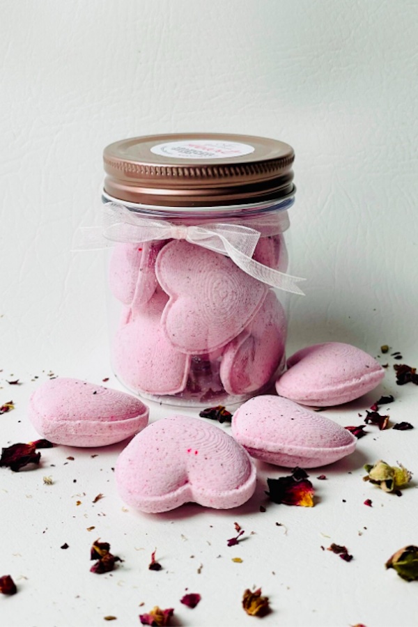 Best Valentine's gifts on Etsy for Teens: Lensiki IV's conversation heart bath bombs