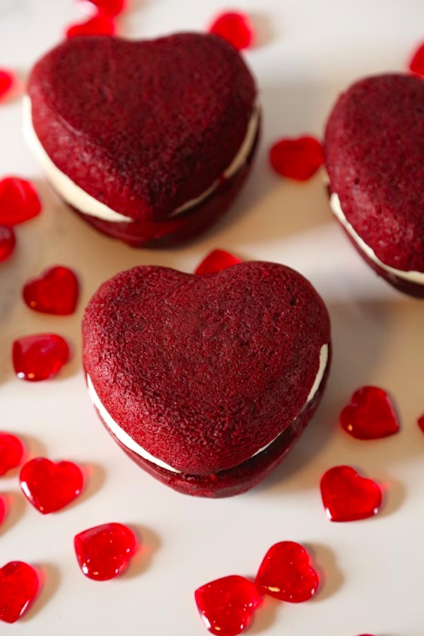 Best Etsy Valentine's Day gifts for adults: Ticos red velvet whoopie pies