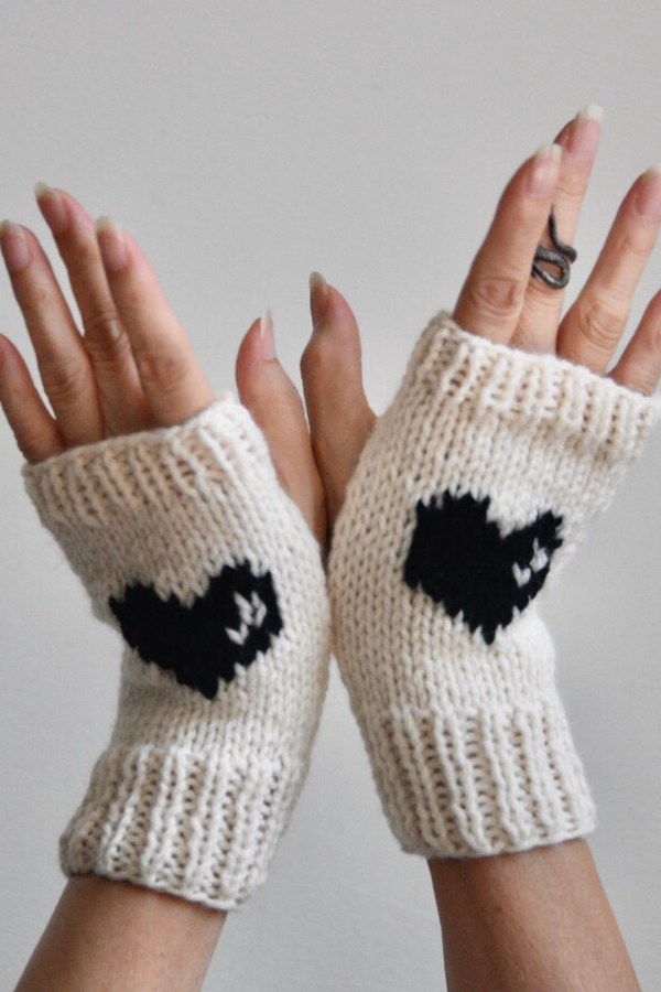 Best Valentine's gifts on Etsy for Teens: Lily's Handmade adorable knit fingerless gloves
