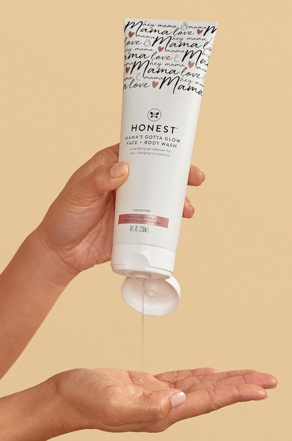 Mama's Gotta Glow wash from Honest co, made for her changing complexion | Best Baby Shower Gifts under $15