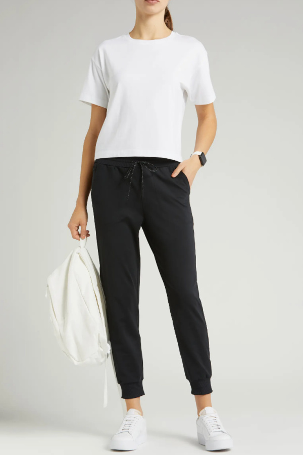  Nordstrom anniversary deal: Cloud-soft joggers WITH POCKETS. 