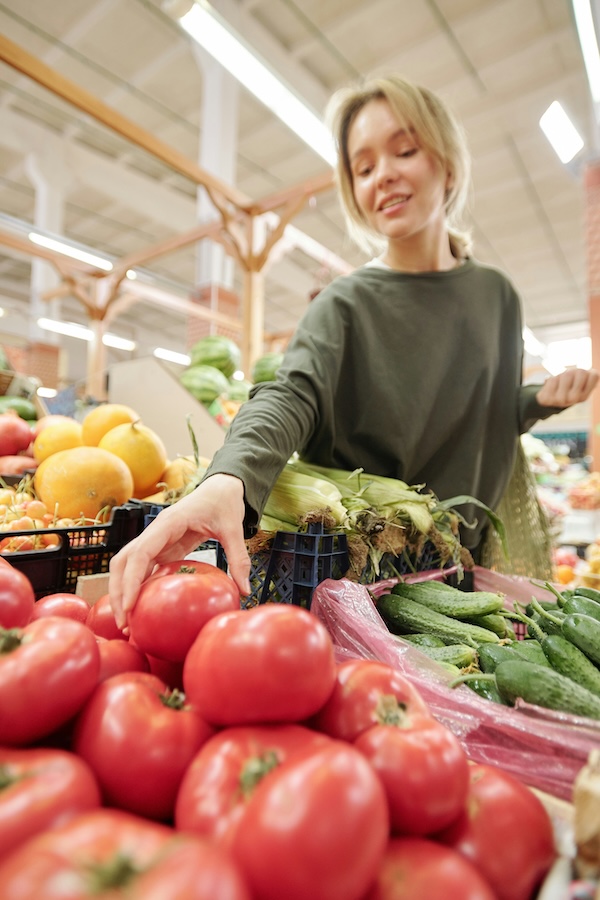 Becoming a paid shopper on Instacart to make extra money in your free time