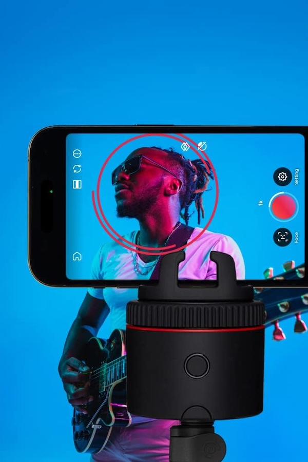 Pivo Influencer Style Smartphone Mount | cool gifts for teens