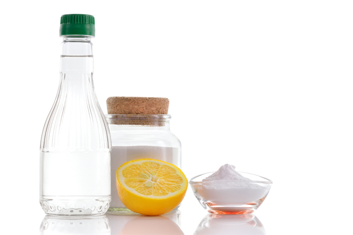 Non-toxic spring cleaning with salt: 8 unexpected uses in the kitchen beyond cooking.