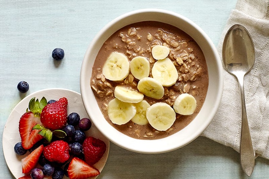Easy chocolate peanut butter-banana overnight oats, our weekly Weight Watchers recipe